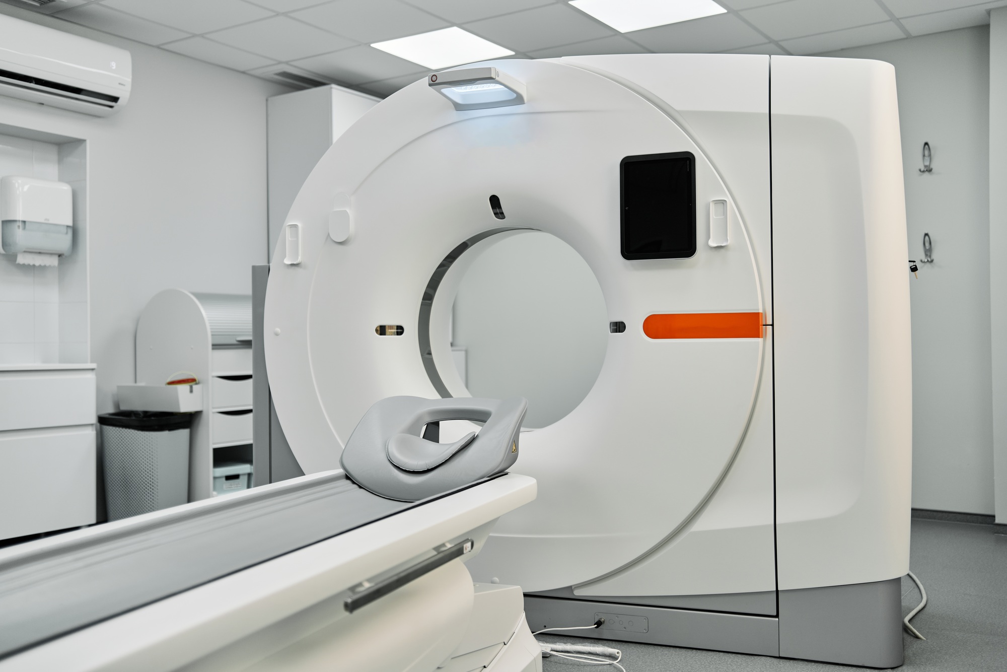 MRI – Magnetic resonance imaging scan device. MRI scaner room MRI - Magnetic resonance imaging scan device. MRI scaner room